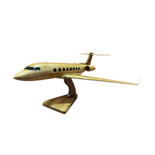 Load image into Gallery viewer, Gulfstream 650 Mahogany Wood Desktop Airplane Modal